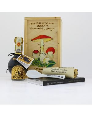 Traditional Balsamic Vinegar the Fabulous! GRAND MOTHER 2009 Collection  Hand-PAINTED Wooden Box