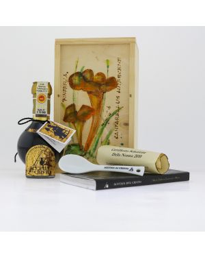 Traditional Balsamic Vinegar the Fabulous! GRAND MOTHER 2010 Collection  Hand-PAINTED Wooden Box